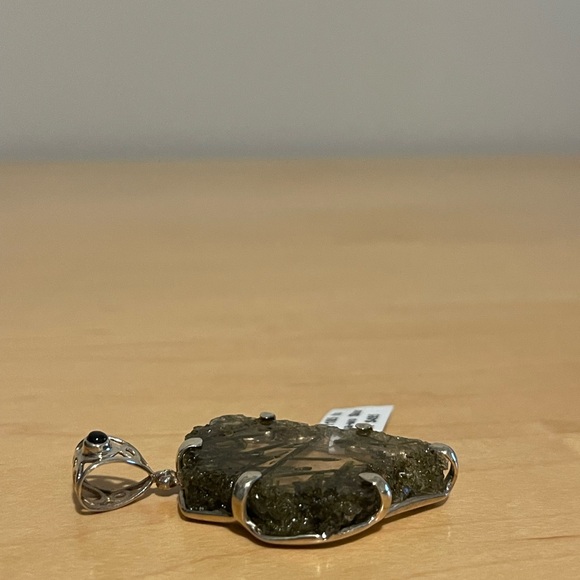 One of a kind Tourmaline and Epidot in quartz pendant - Picture 10 of 11